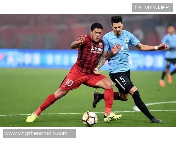 鲁能与上港比赛中越位争议引发热议球迷和专家各执己见