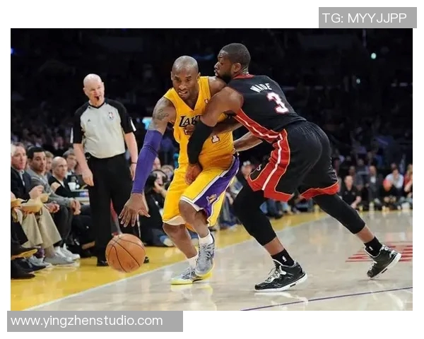 科比领衔湖人对决热火圣诞大战再现经典对抗与激情时刻